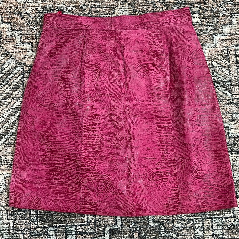 Elegant Pink Mini Skirt